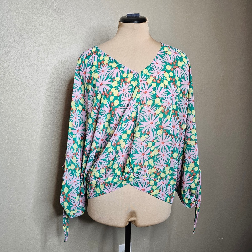 Umgee Green Floral V-Neck Twist Front Dolman Sleeve Blouse Large